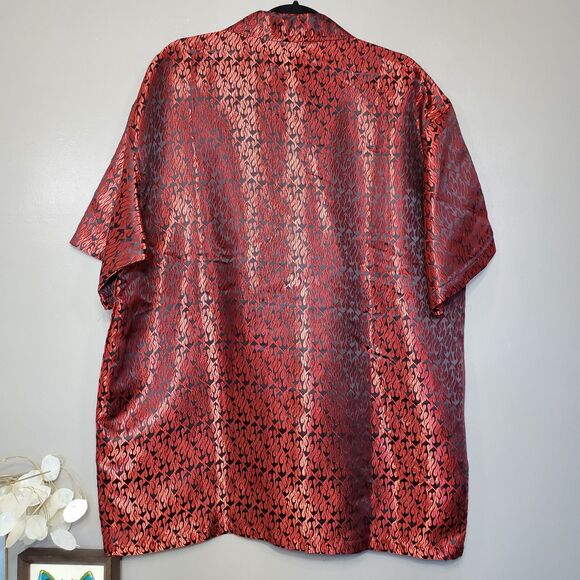 MT:2 Hot Topic Shirt Mens Size XL Metallic Red Black Flames Button Short Sleeve - Picture 2 of 9